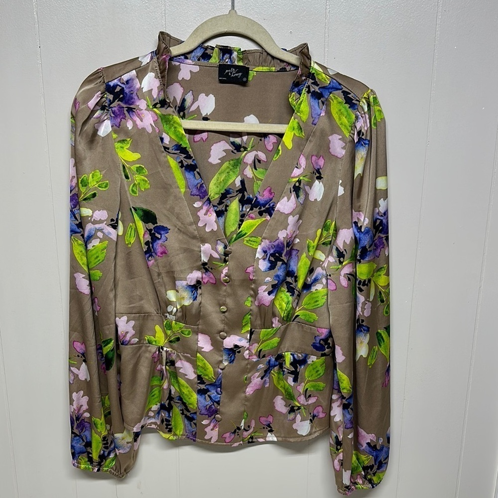 Milk and Honey Green and Tan Buttoned Fitted Blouse with Notched Collar